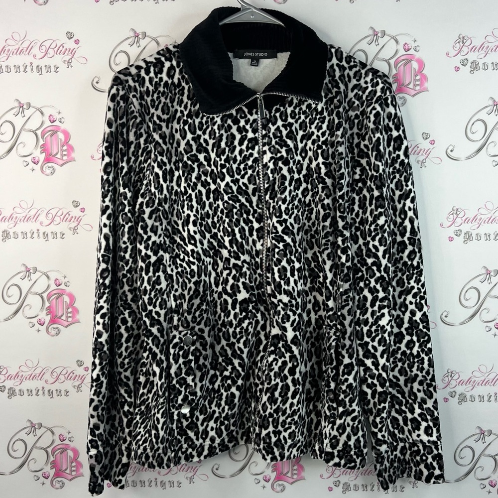 Jones Studio sweater zip up cheetah animal print black White Leopard Print Top